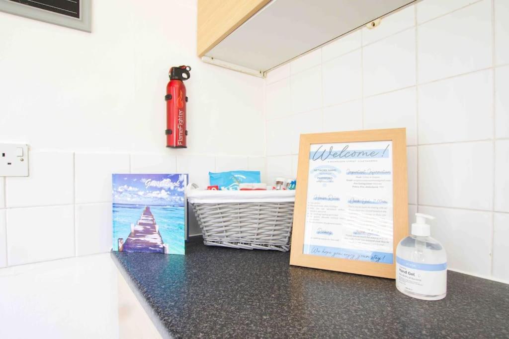 קלית'ורפס Beautiful 2 Bedroom House Close To The Seaside מראה חיצוני תמונה