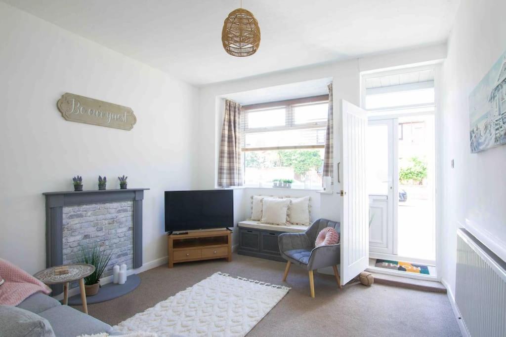 קלית'ורפס Beautiful 2 Bedroom House Close To The Seaside מראה חיצוני תמונה