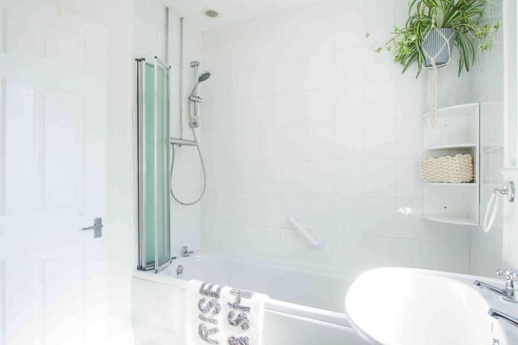 קלית'ורפס Beautiful 2 Bedroom House Close To The Seaside מראה חיצוני תמונה