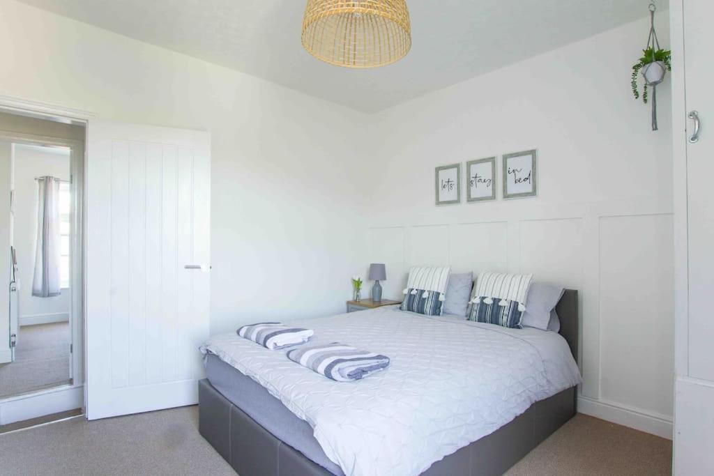 קלית'ורפס Beautiful 2 Bedroom House Close To The Seaside מראה חיצוני תמונה