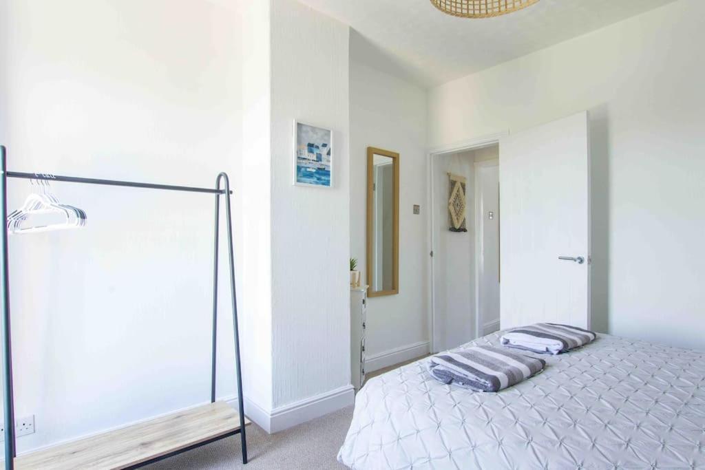 קלית'ורפס Beautiful 2 Bedroom House Close To The Seaside מראה חיצוני תמונה